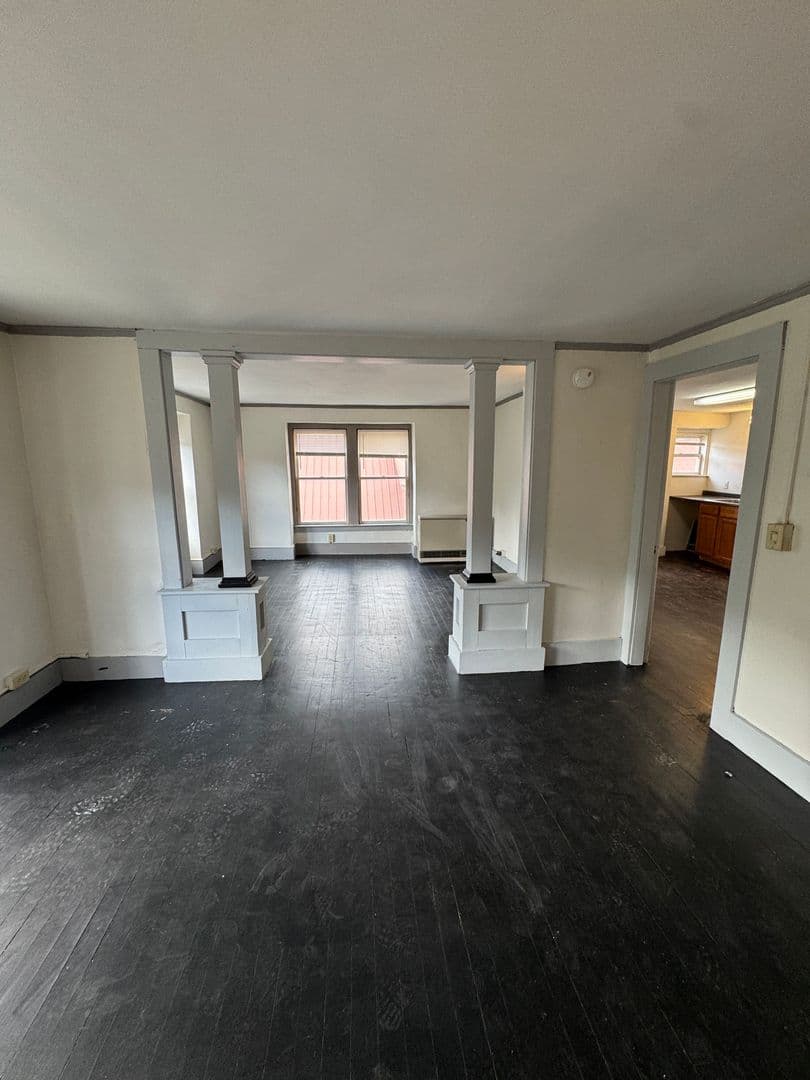 Springfield Apartment: 120 Main St