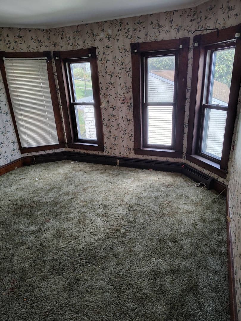 Bradford Apartment: 548 North Pleasant St