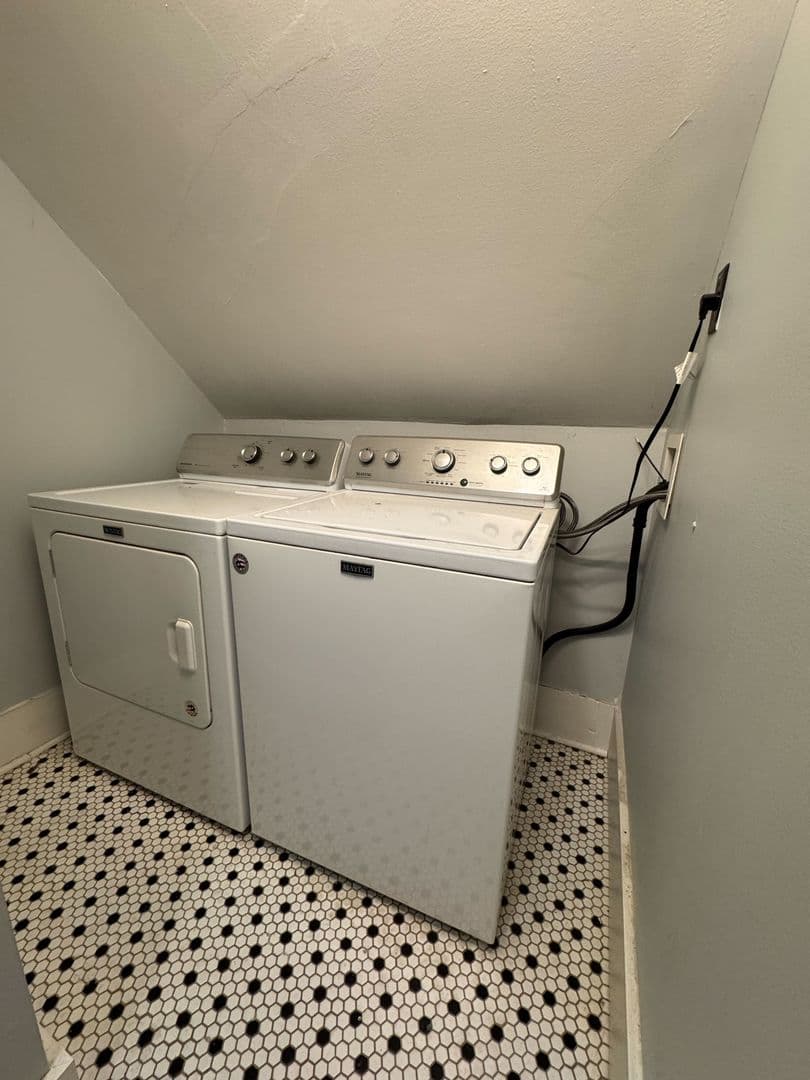 Springfield Apartment: 51-53 Pleasant St