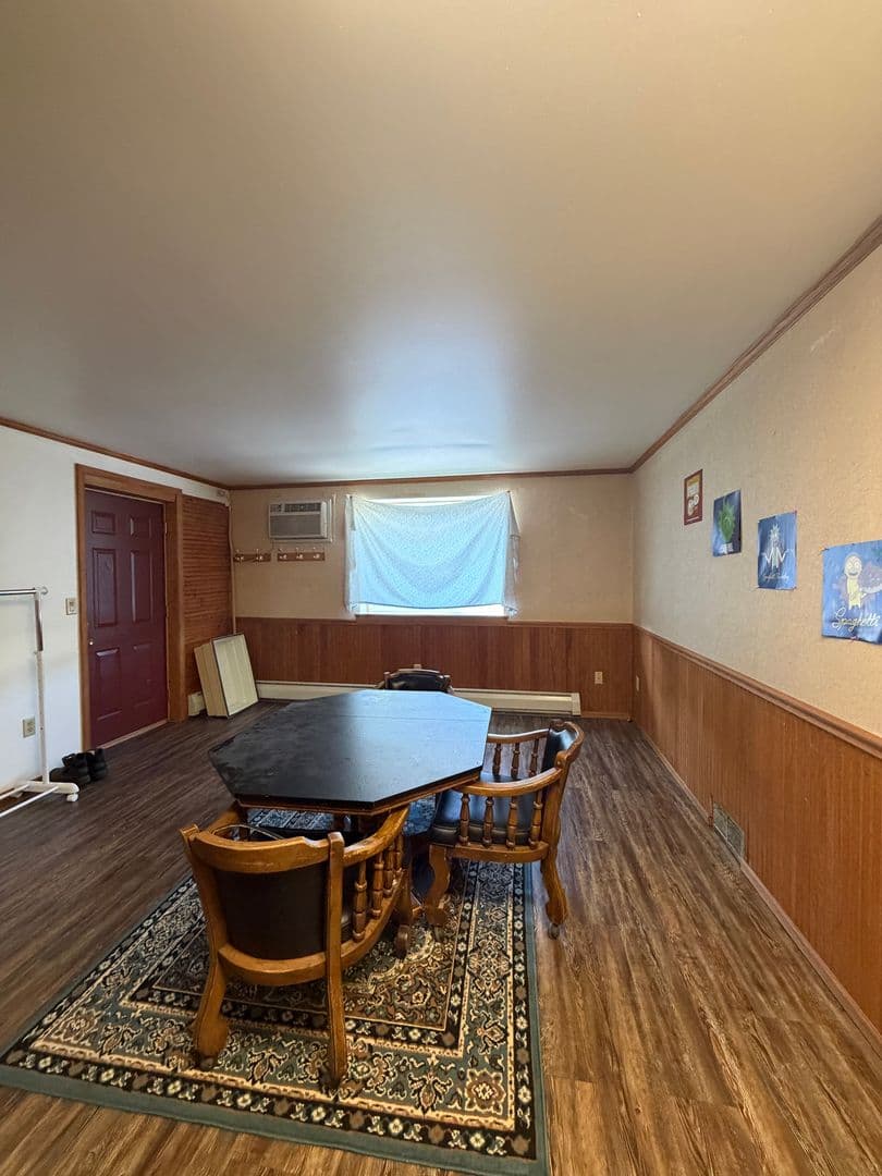 Menasha Apartment: 760 Valley Road