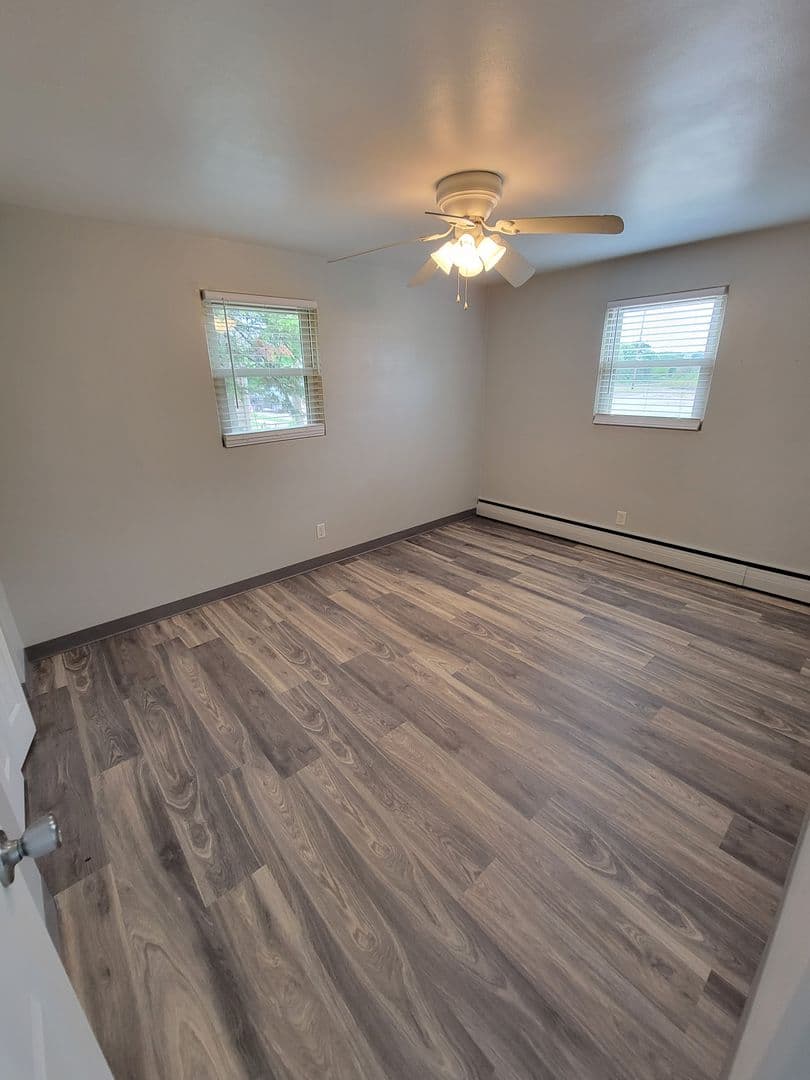 Kimberly Apartment: 413 S Railroad St