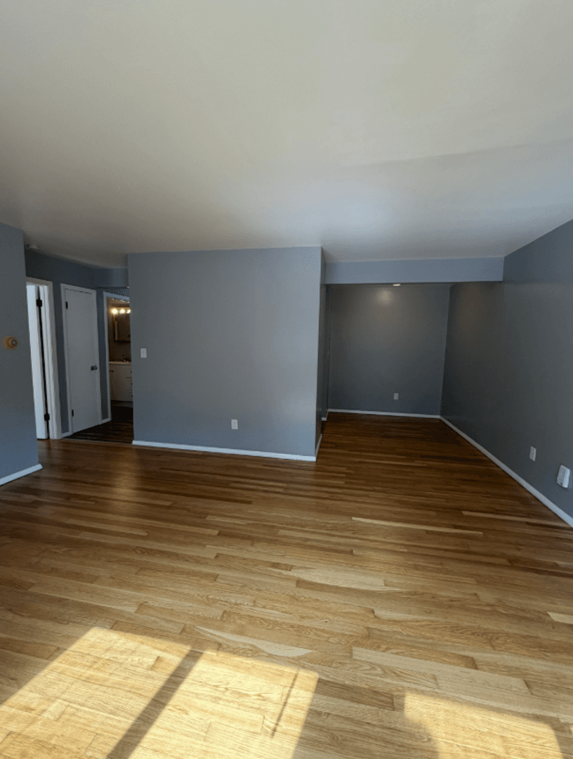 Appleton Apartment: 1001 S East St