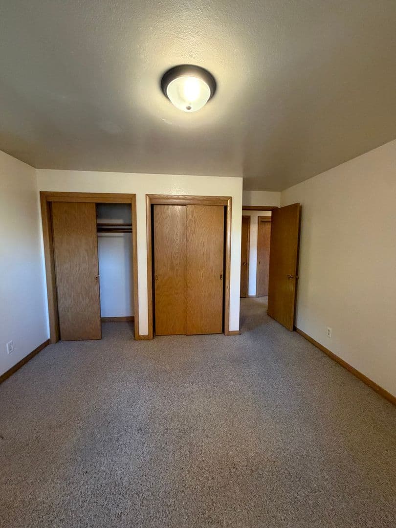 Appleton Apartment: 319 E Harris St