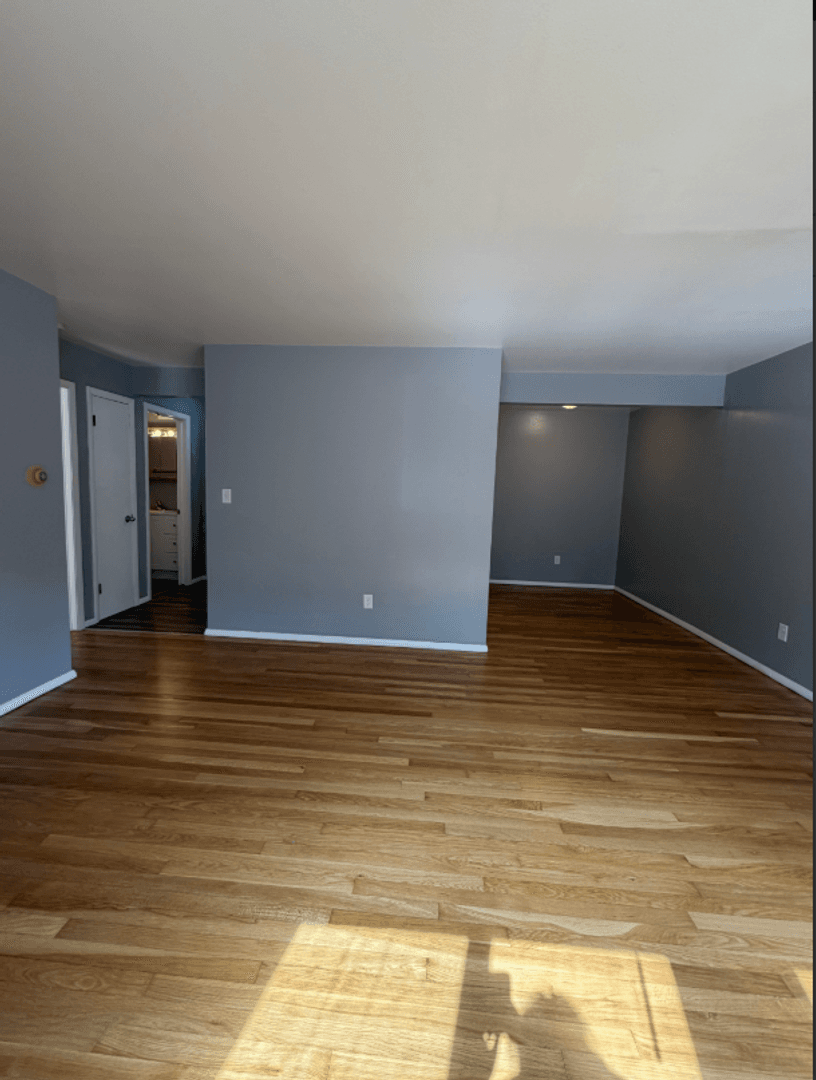 Appleton Apartment: 1001 S East St