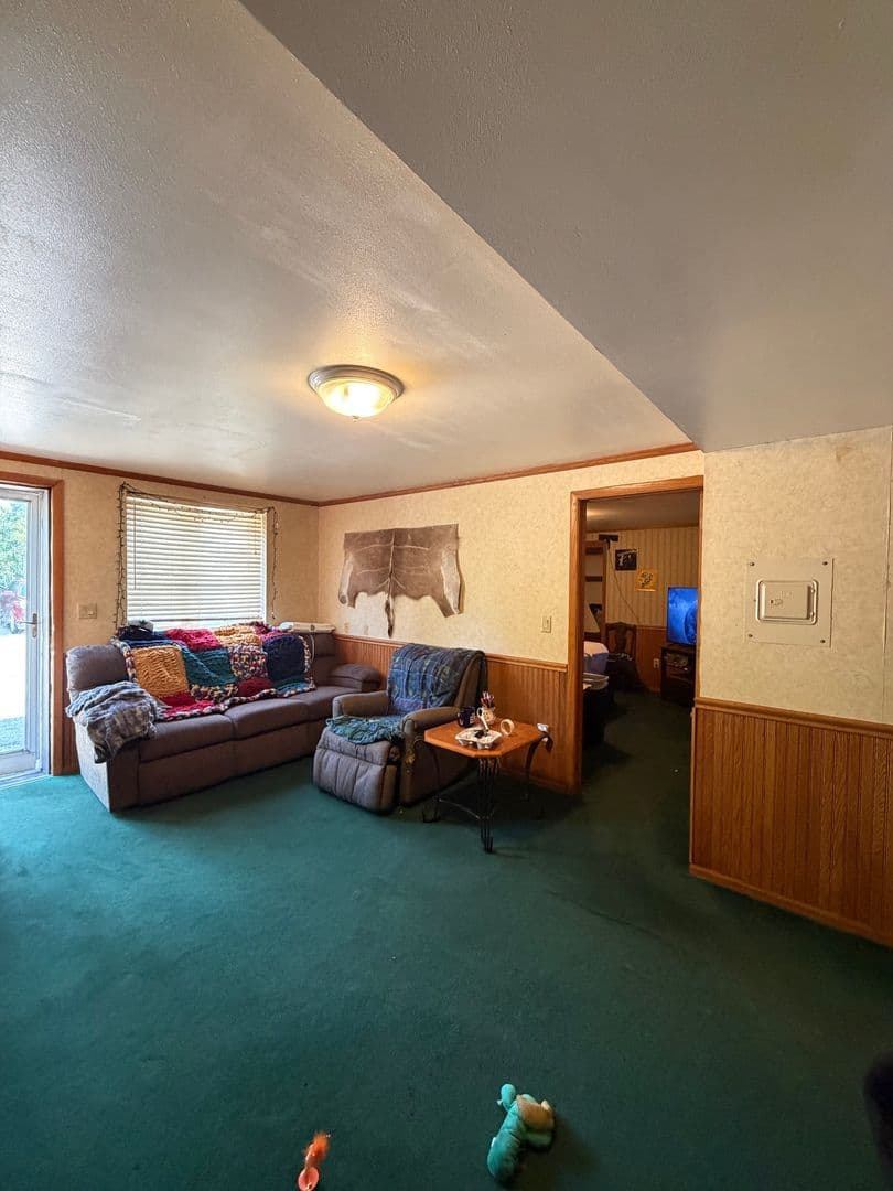 Menasha Apartment: 760 Valley Road
