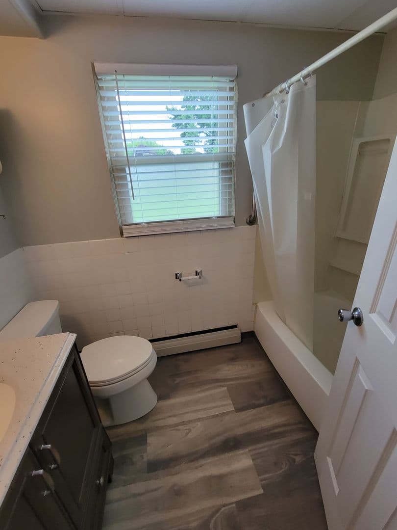 Kimberly Apartment: 413 S Railroad St