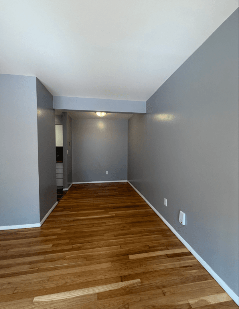 Appleton Apartment: 1001 S East St