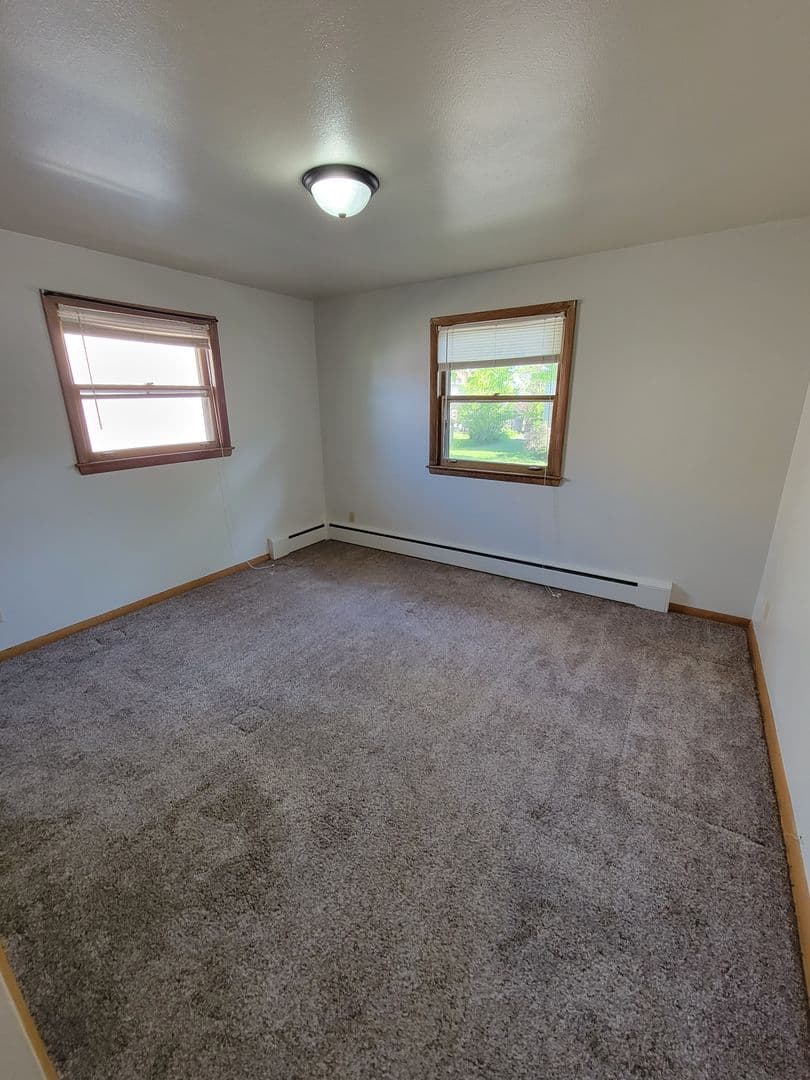 Appleton Apartment: 319 E Harris St