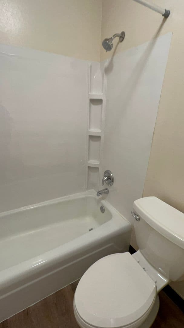 Appleton Apartment: 1005 S East St