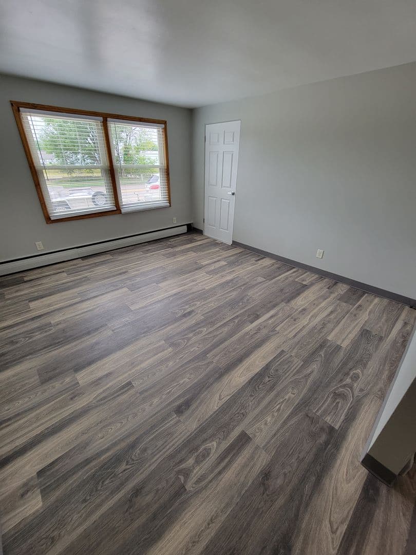 Kimberly Apartment: 413 S Railroad St
