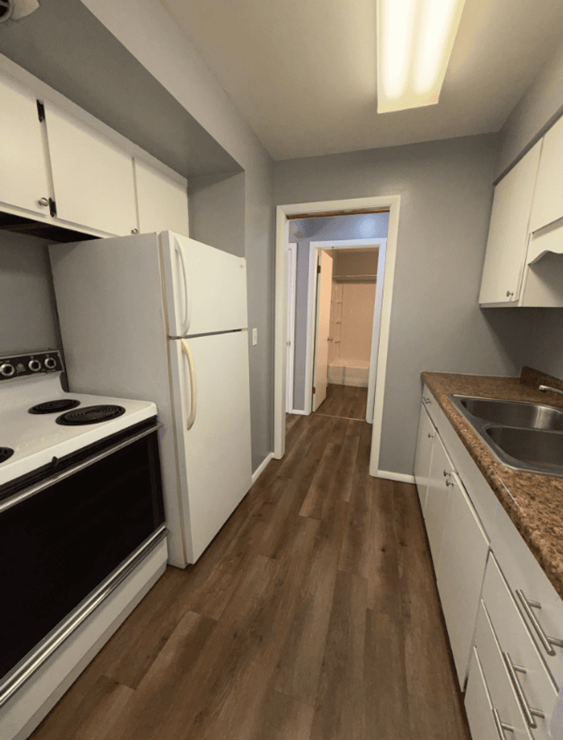 Appleton Apartment: 1001 S East St