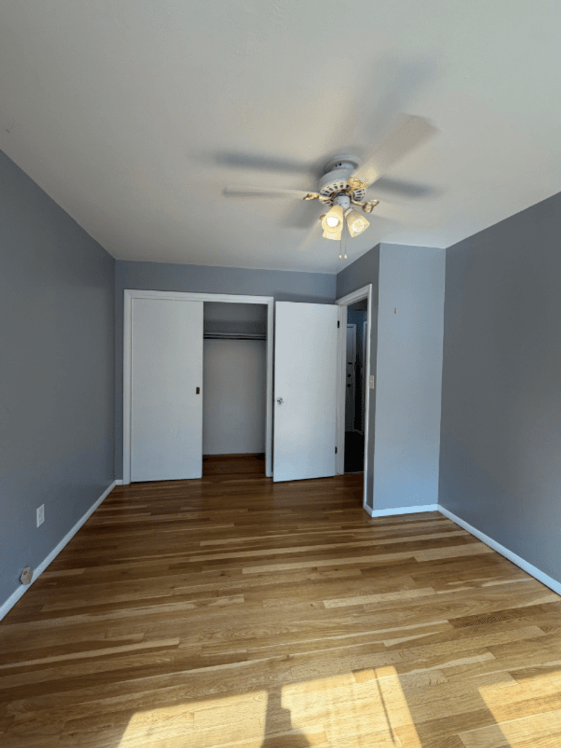 Appleton Apartment: 1001 S East St