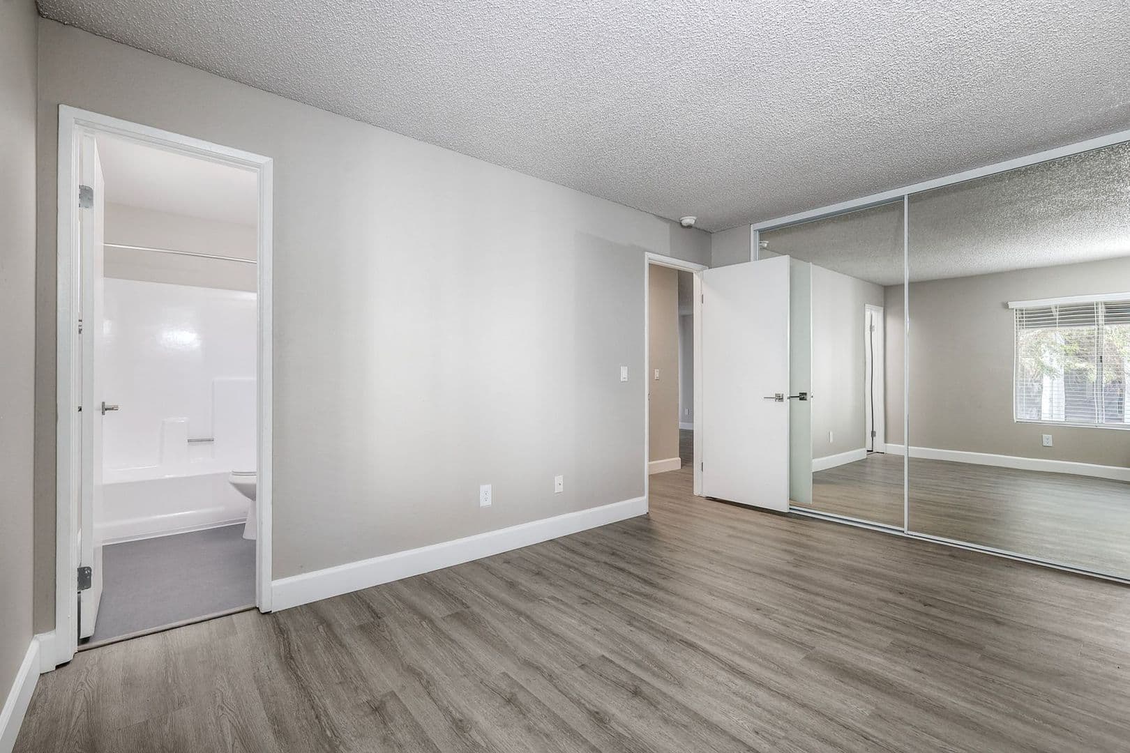 Santee Apartment: 9360 Creekside Court