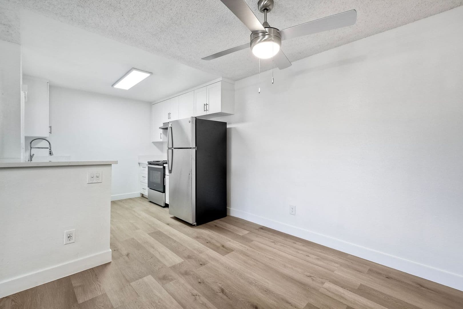 Santee Apartment: 9360 Creekside Court