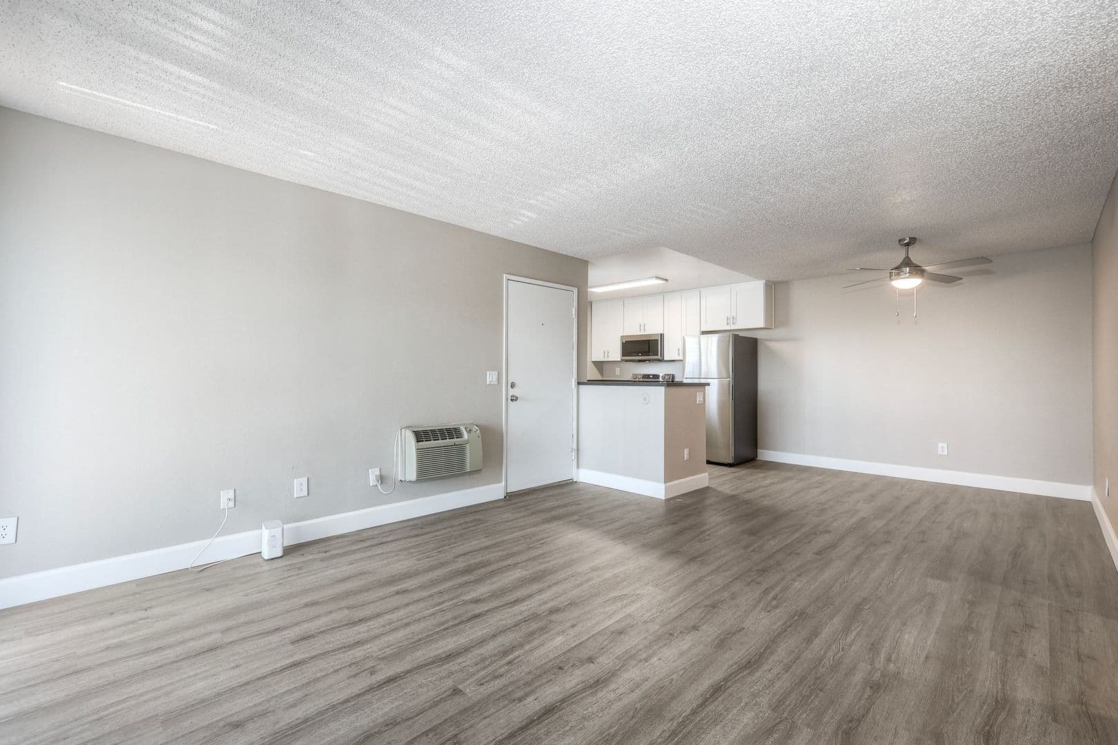 Santee Apartment: 9360 Creekside Court