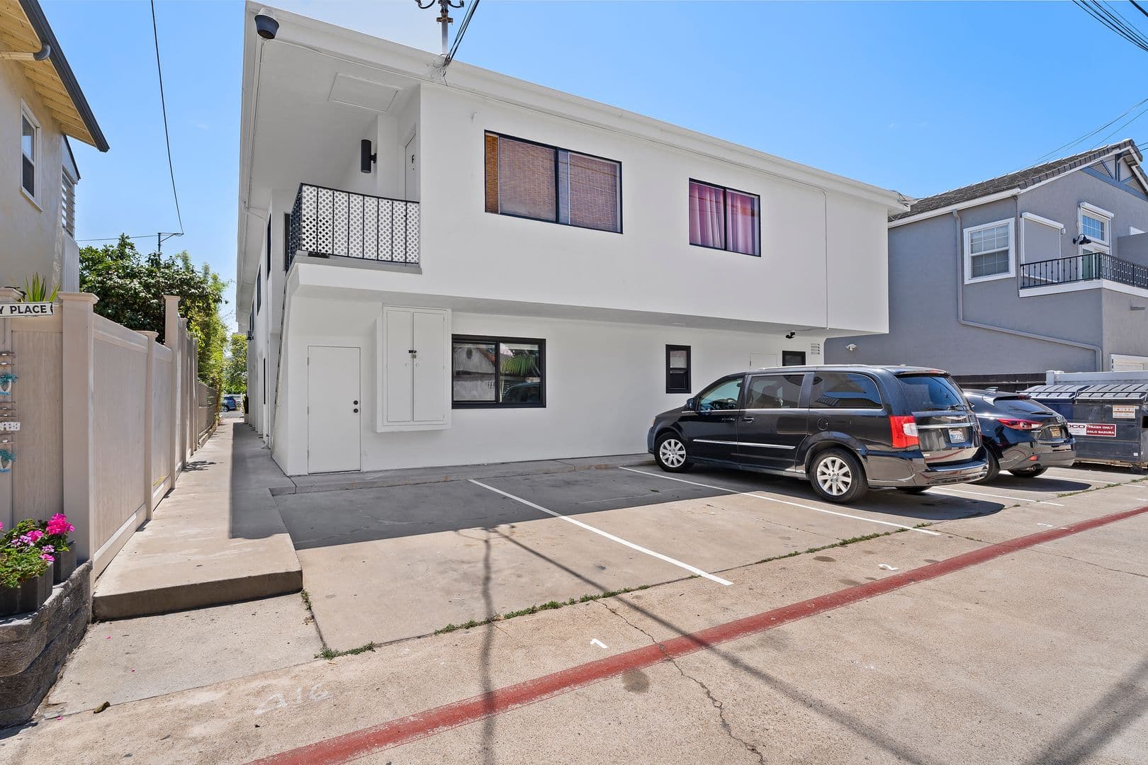 Coronado Apartment: 830 E Avenue