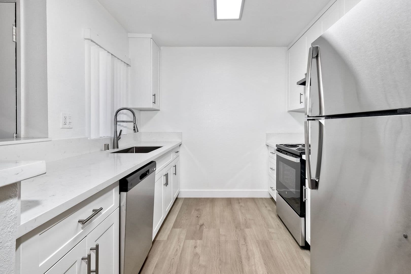 Santee Apartment: 9360 Creekside Court