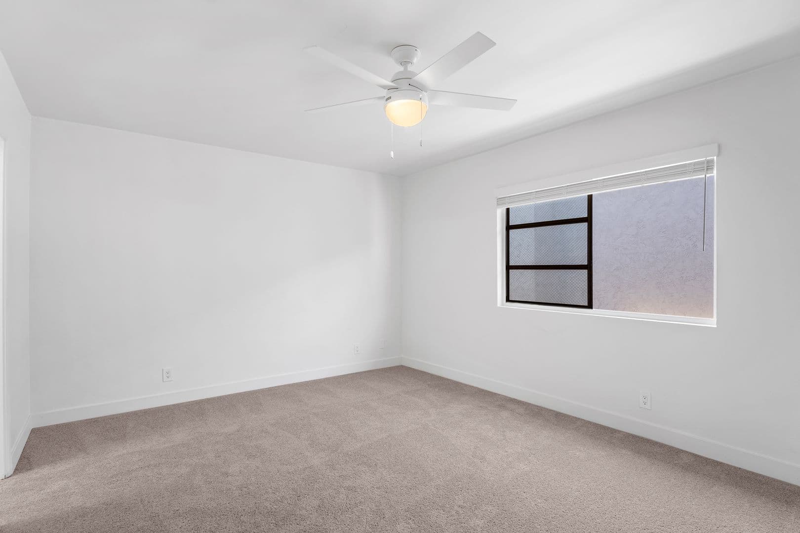 Coronado Apartment: 830 E Avenue