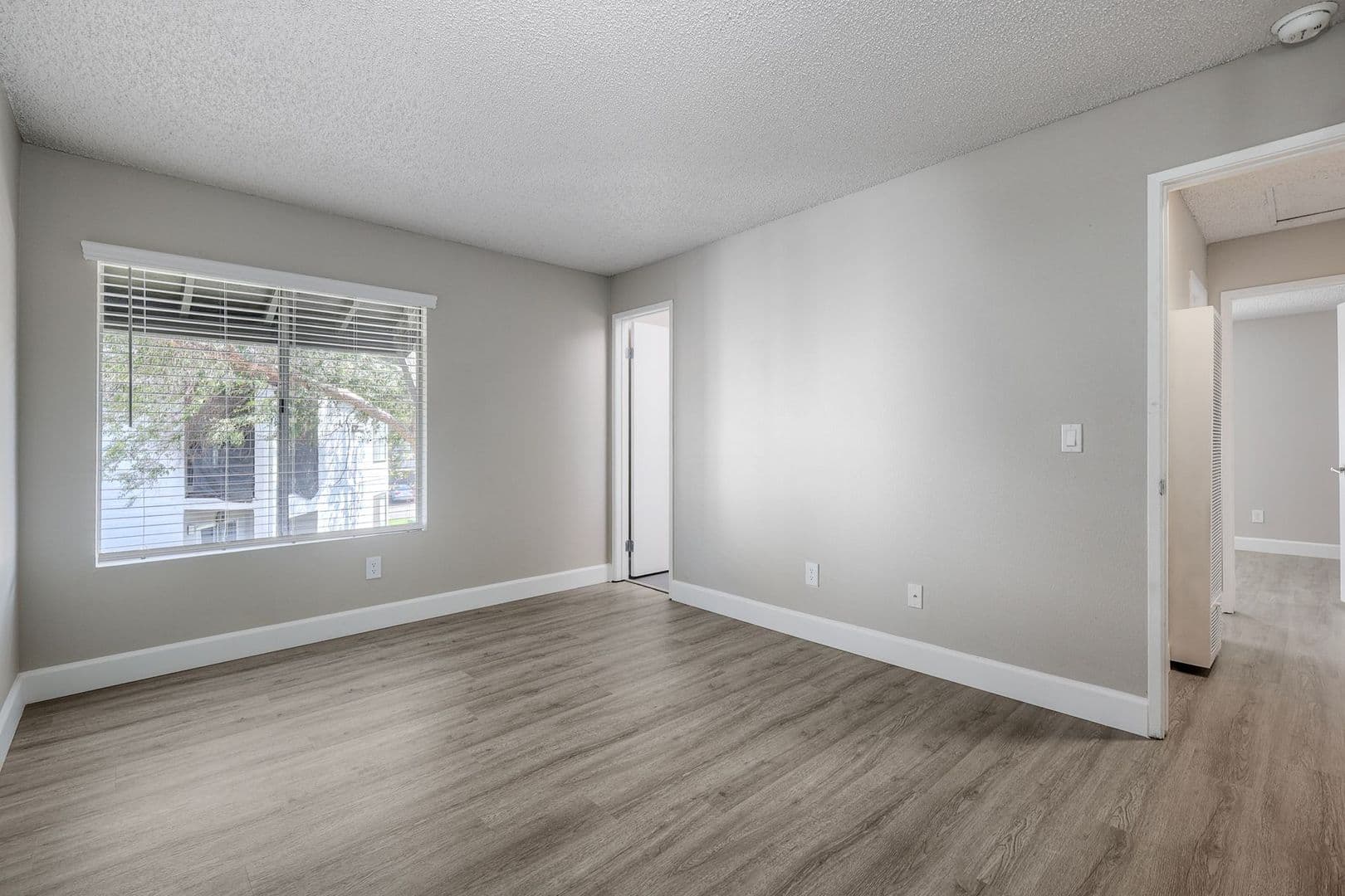 Santee Apartment: 9360 Creekside Court