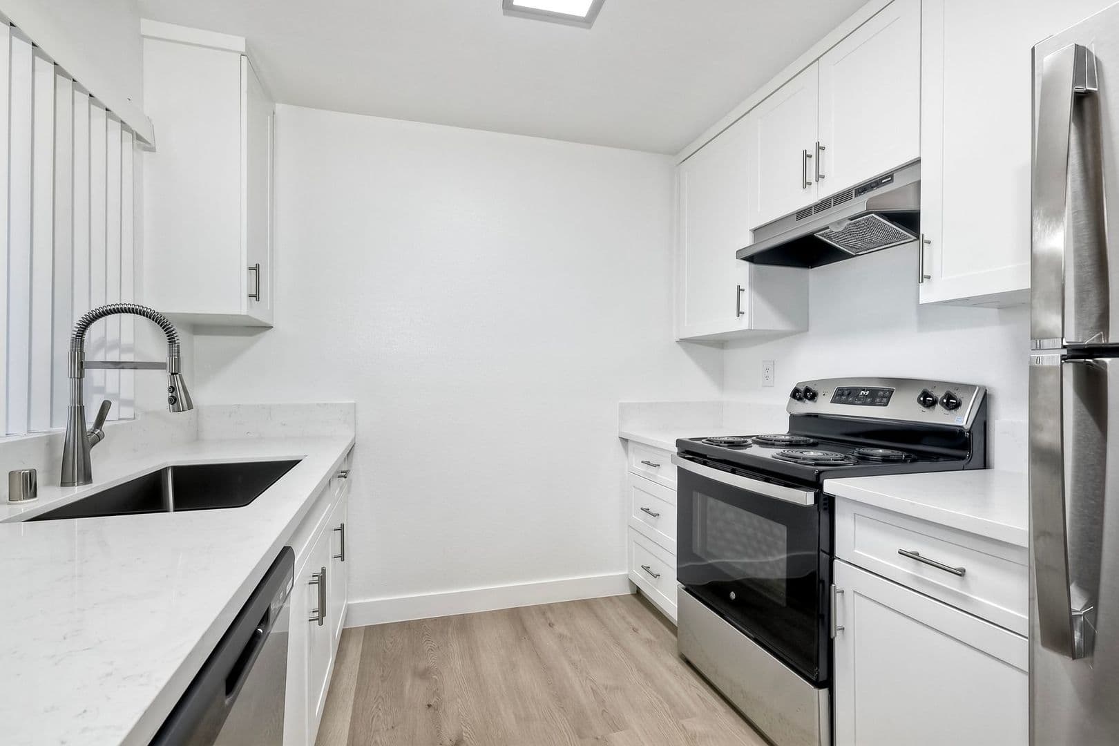 Santee Apartment: 9360 Creekside Court