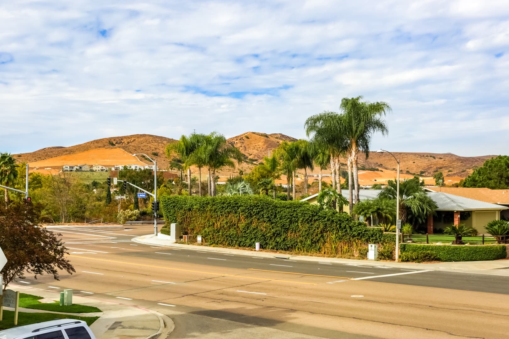 Santee Apartment: 9135 Mast Blvd.