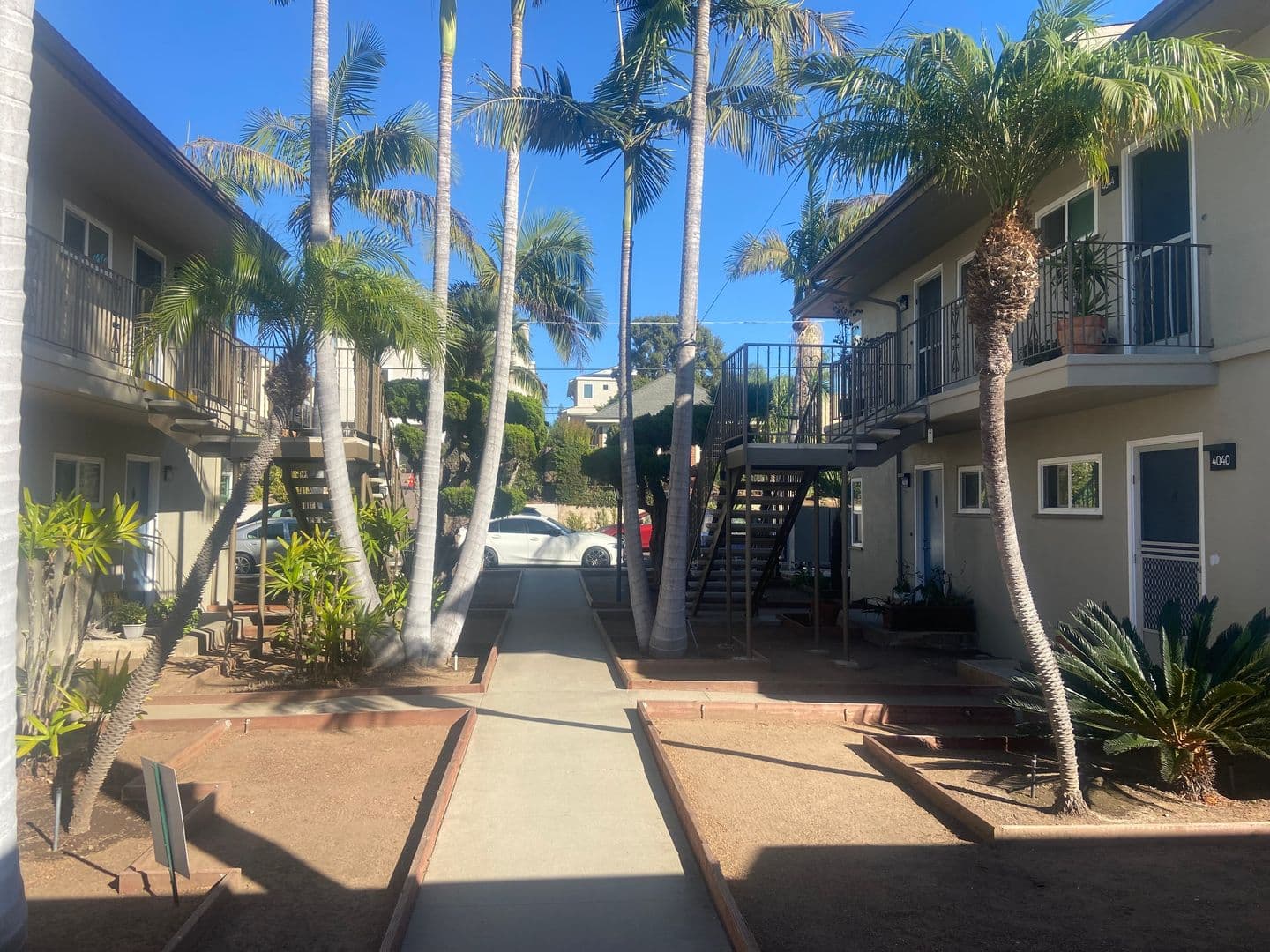 San Diego Apartment: 4052 1/2 Brant Street