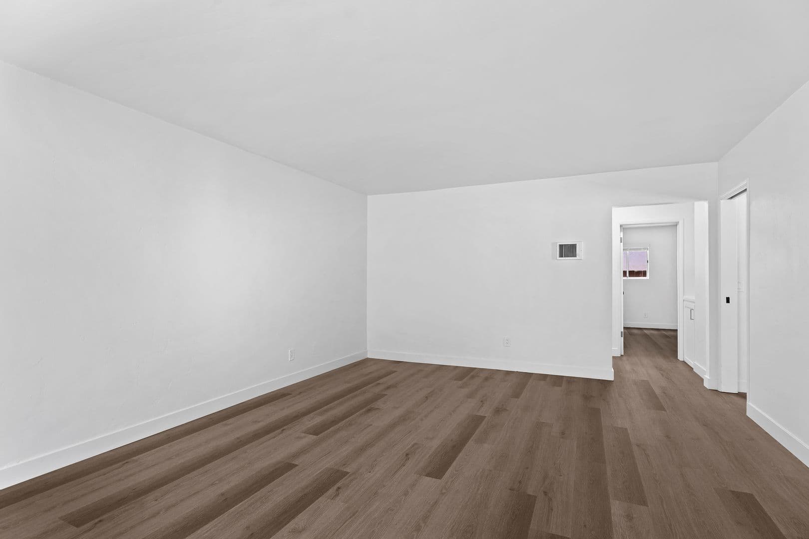 Coronado Apartment: 830 E Avenue