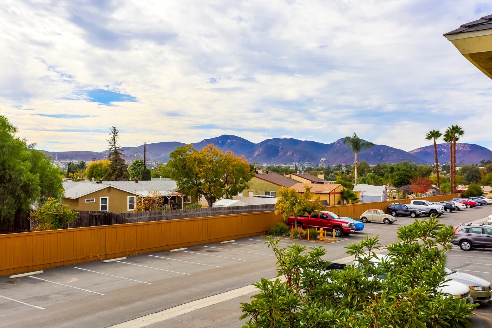Santee Apartment: 9135 Mast Blvd.