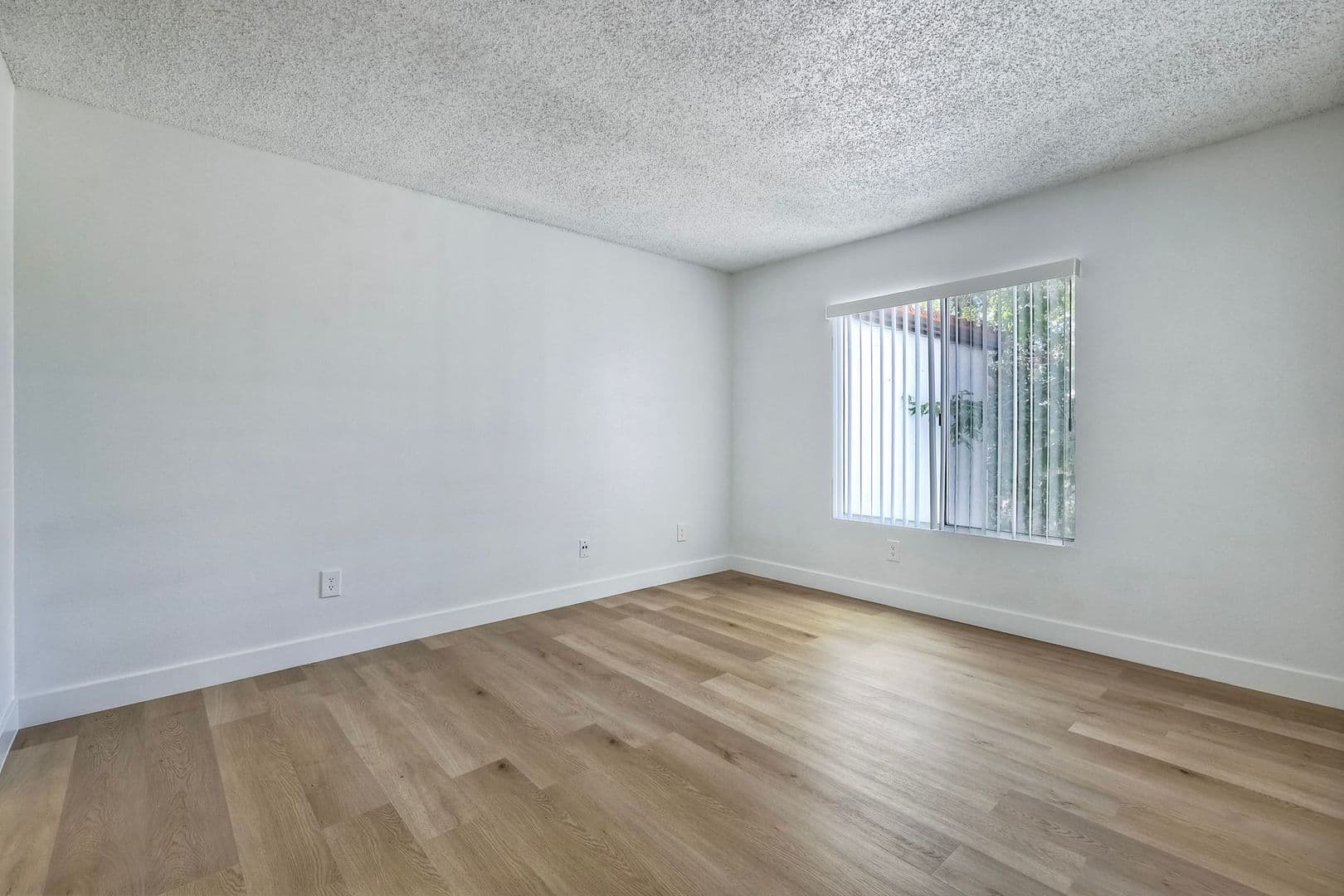 Santee Apartment: 9360 Creekside Court