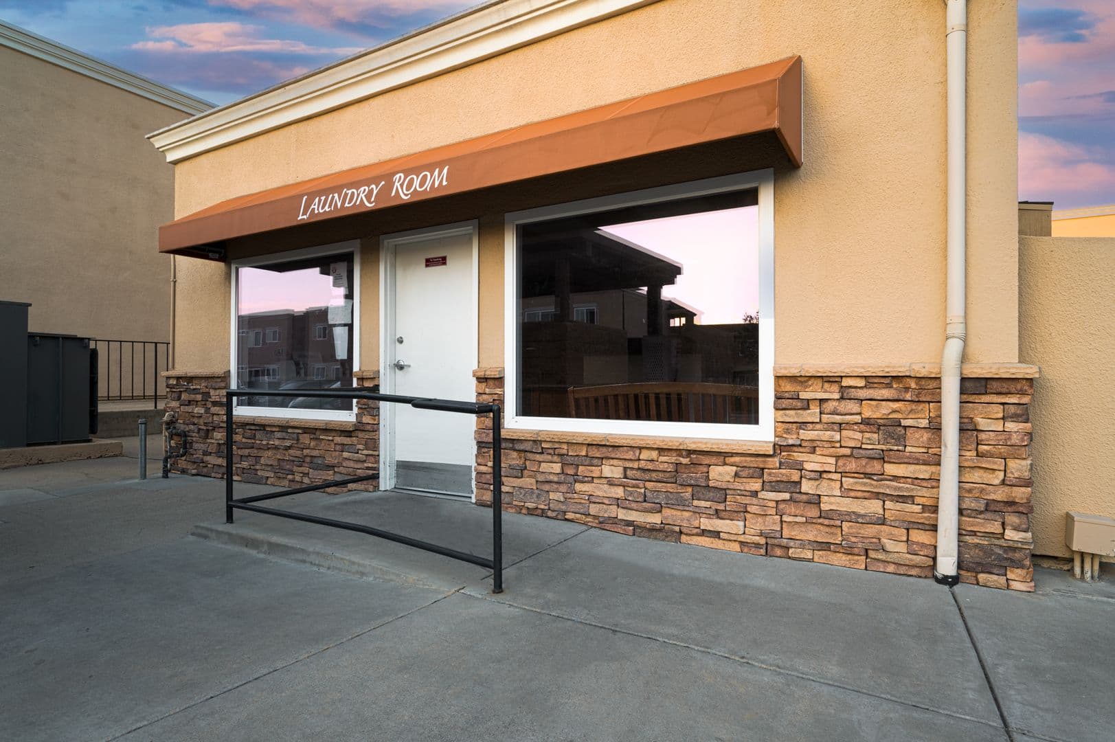 Santee Apartment: 10233 Mission Gorge Road