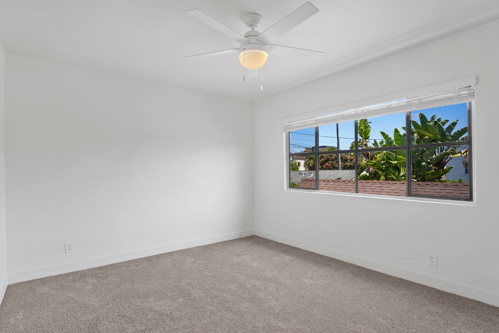 Coronado Apartment: 830 E Avenue