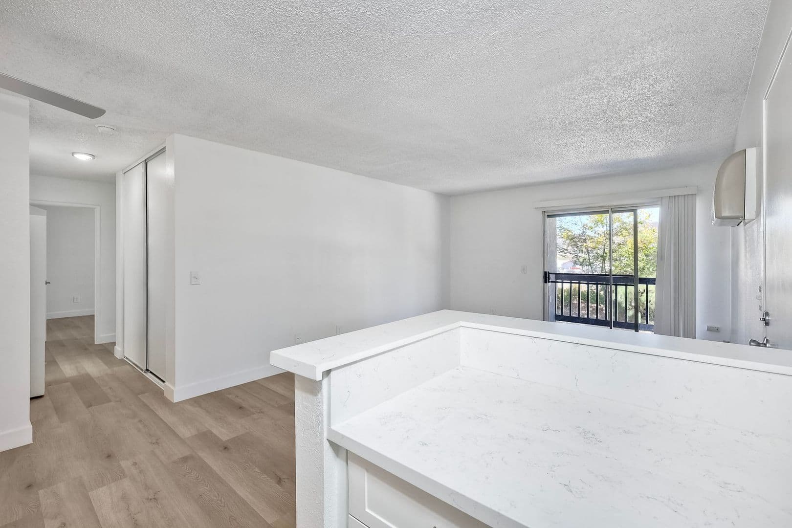 Santee Apartment: 9360 Creekside Court