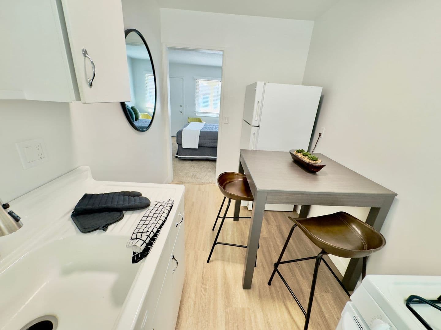 San Diego Apartment: 1616 Guy Street #1