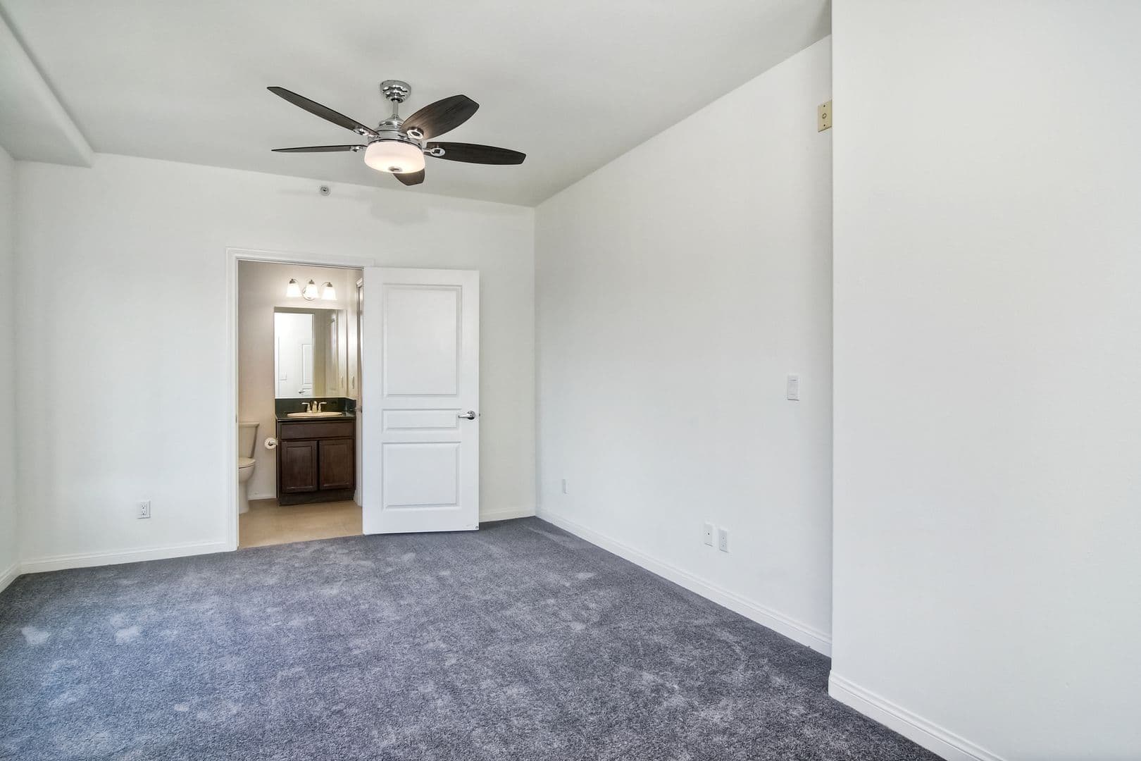 National City Apartment: 819 D Avenue