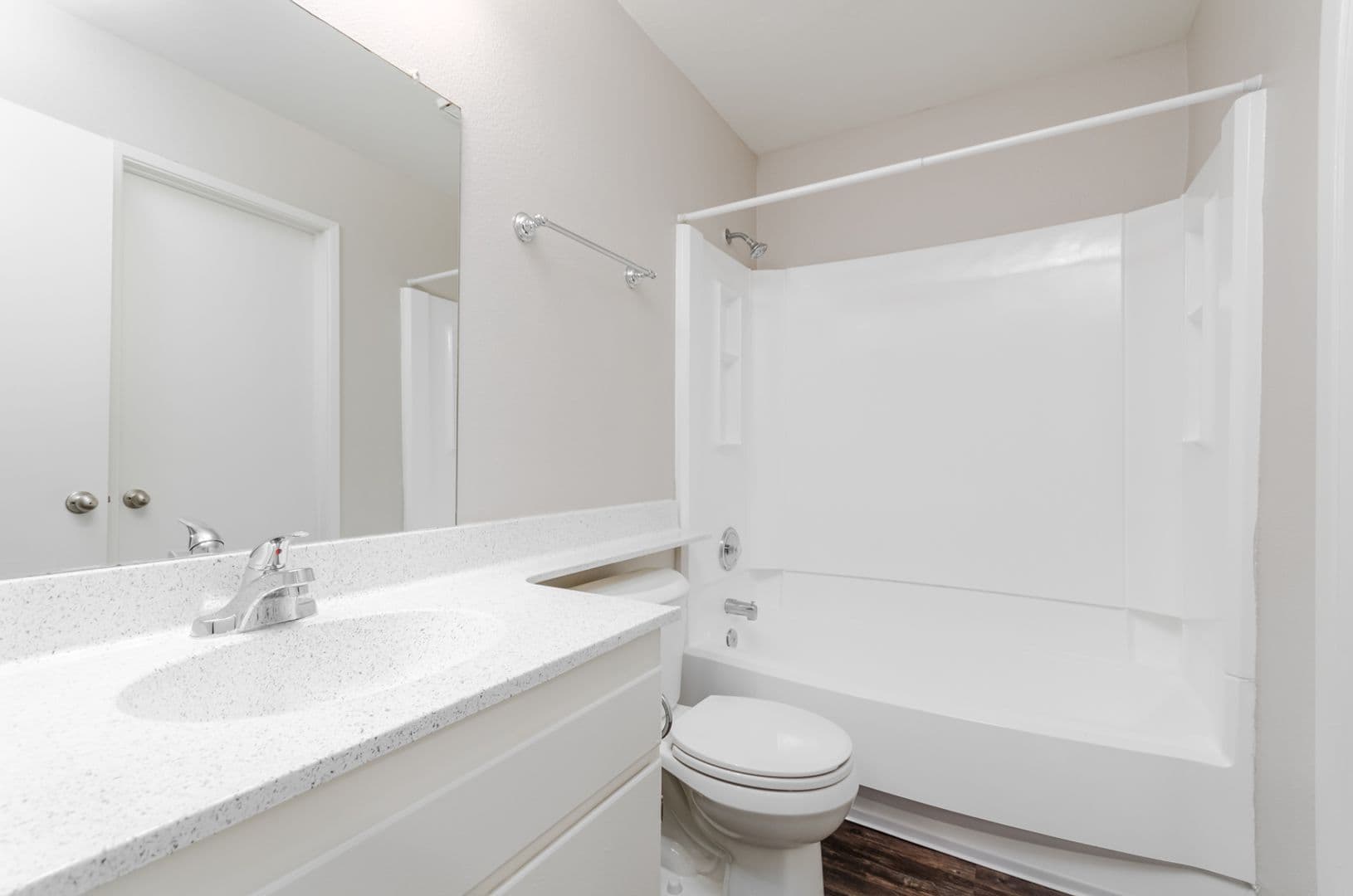Santee Apartment: 9135 Mast Blvd.