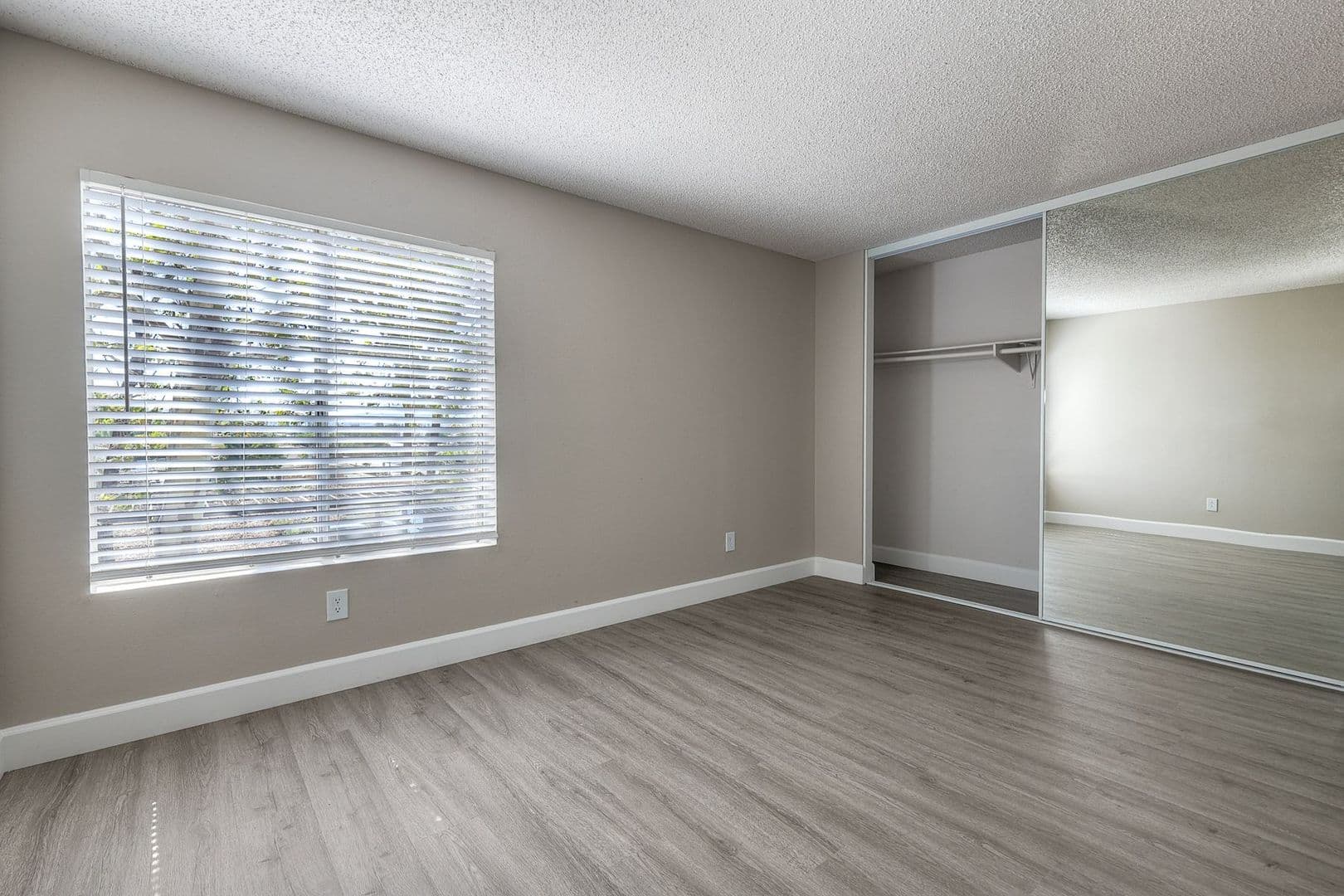 Santee Apartment: 9360 Creekside Court