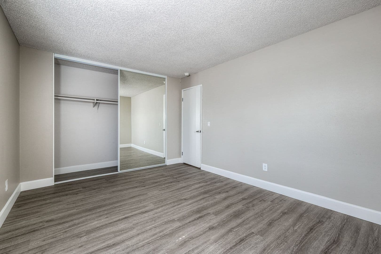 Santee Apartment: 9360 Creekside Court