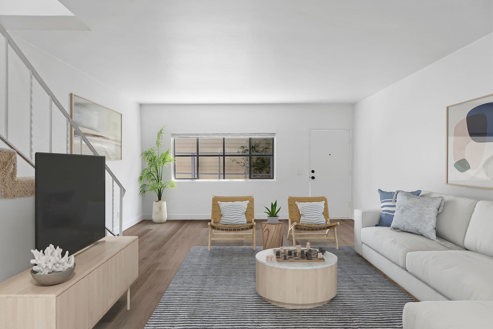 Coronado Apartment: 830 E Avenue