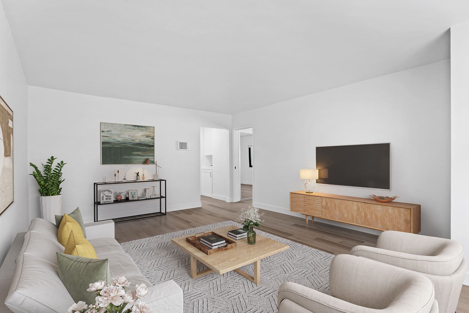 Coronado Apartment: 830 E Avenue