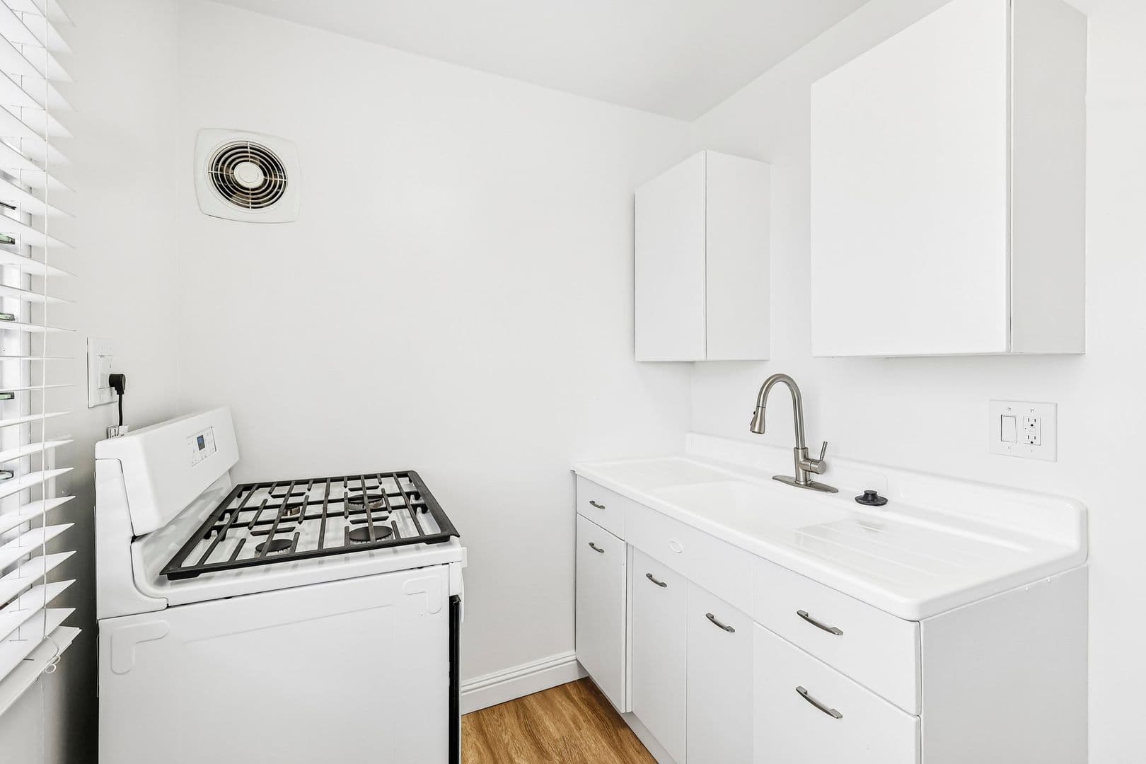 San Diego Apartment: 1616 Guy Street #1