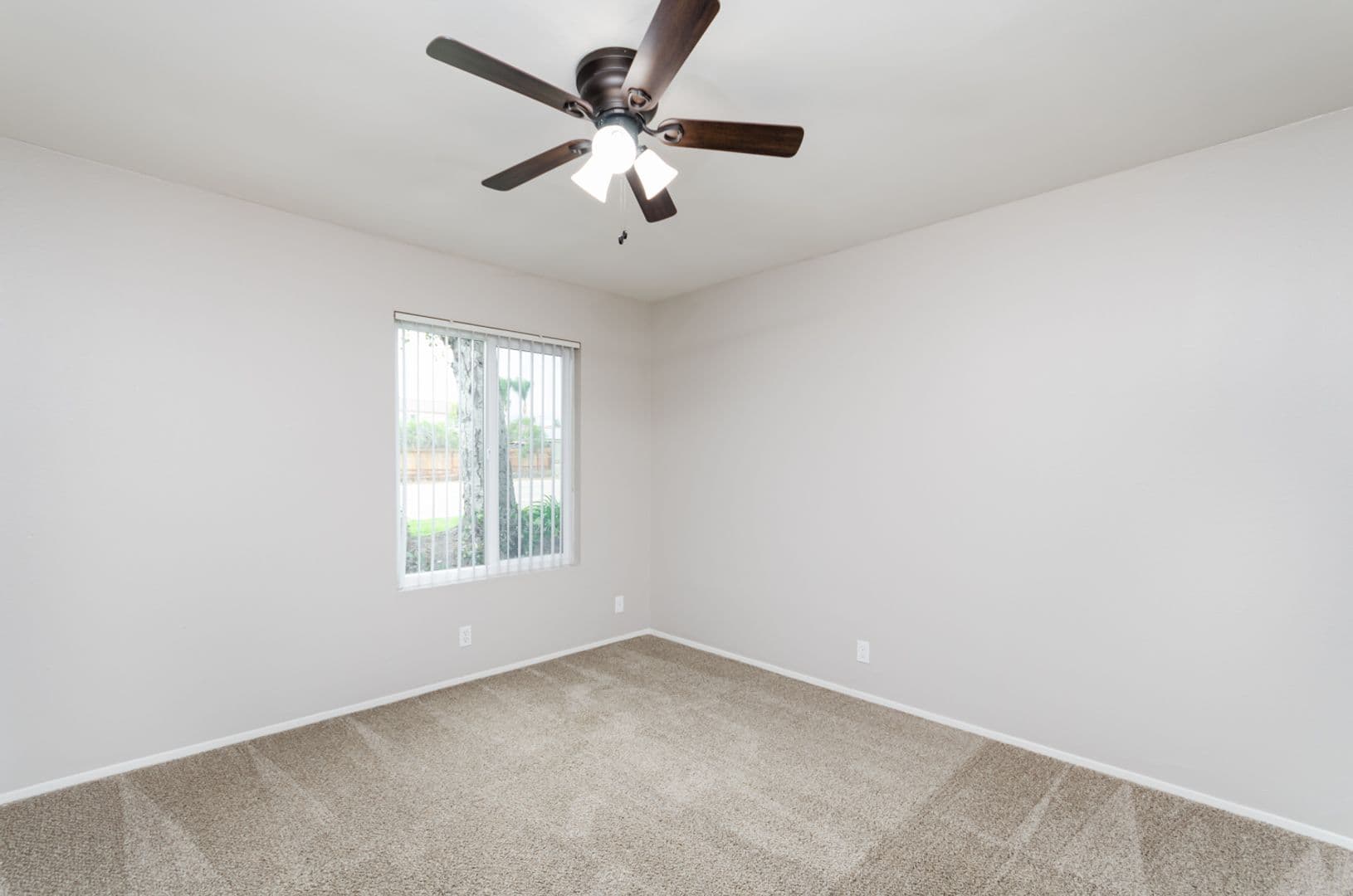 Santee Apartment: 9135 Mast Blvd.