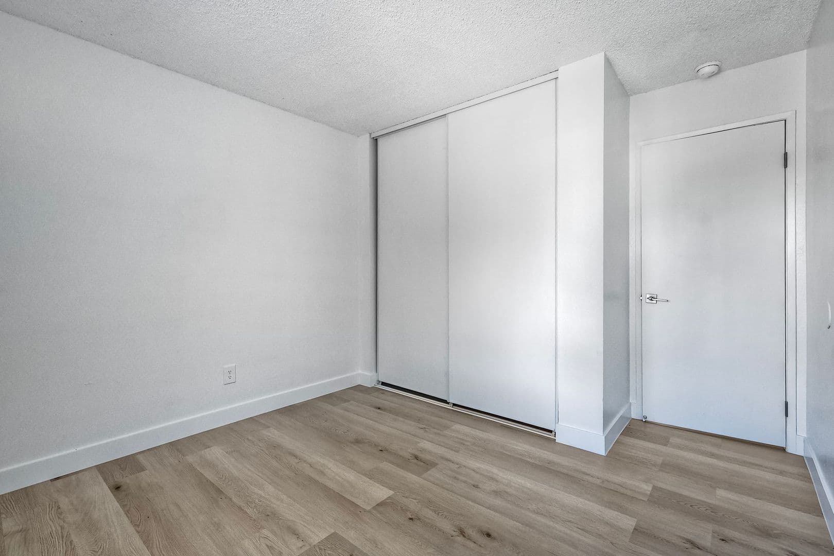 Santee Apartment: 9360 Creekside Court