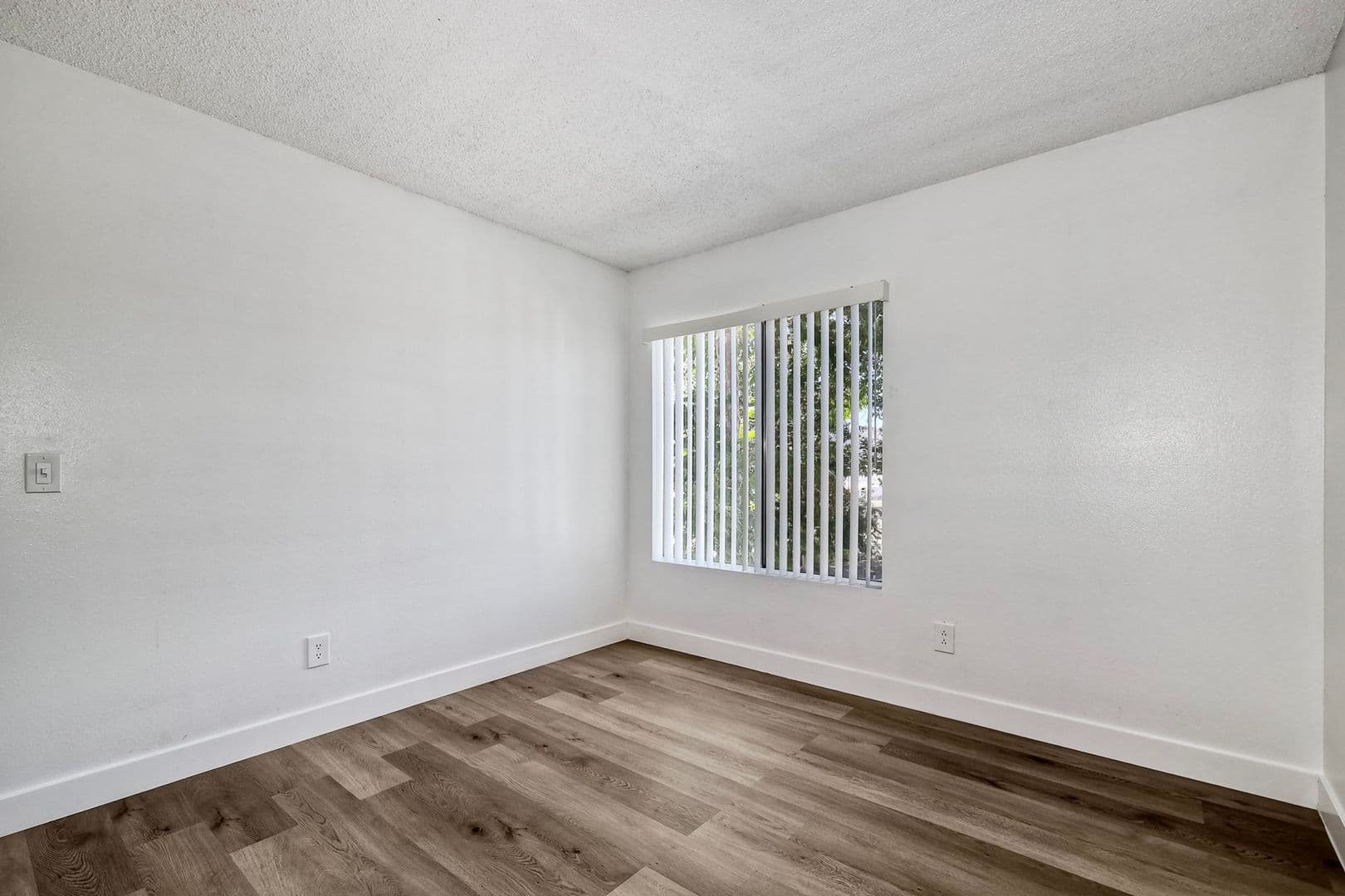 Santee Apartment: 9360 Creekside Court