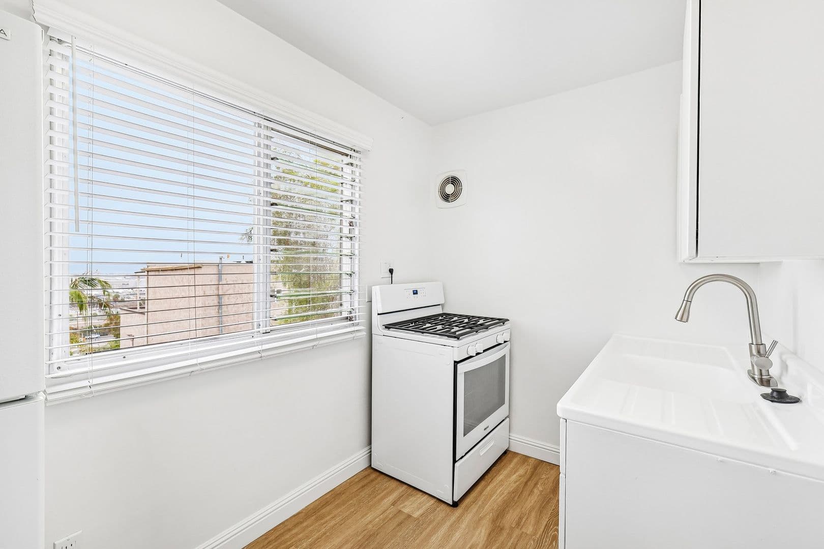 San Diego Apartment: 1616 Guy Street #1