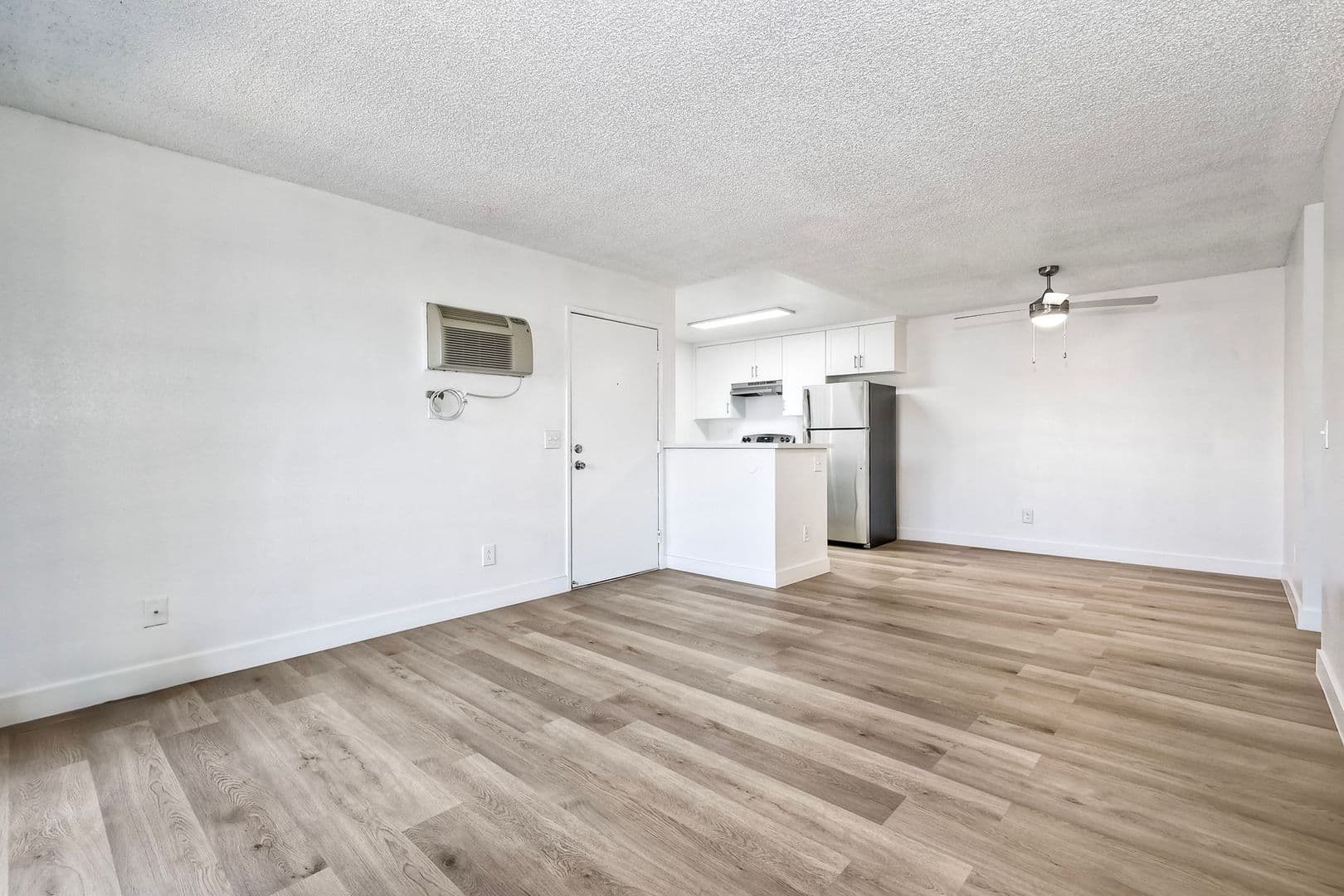 Santee Apartment: 9360 Creekside Court