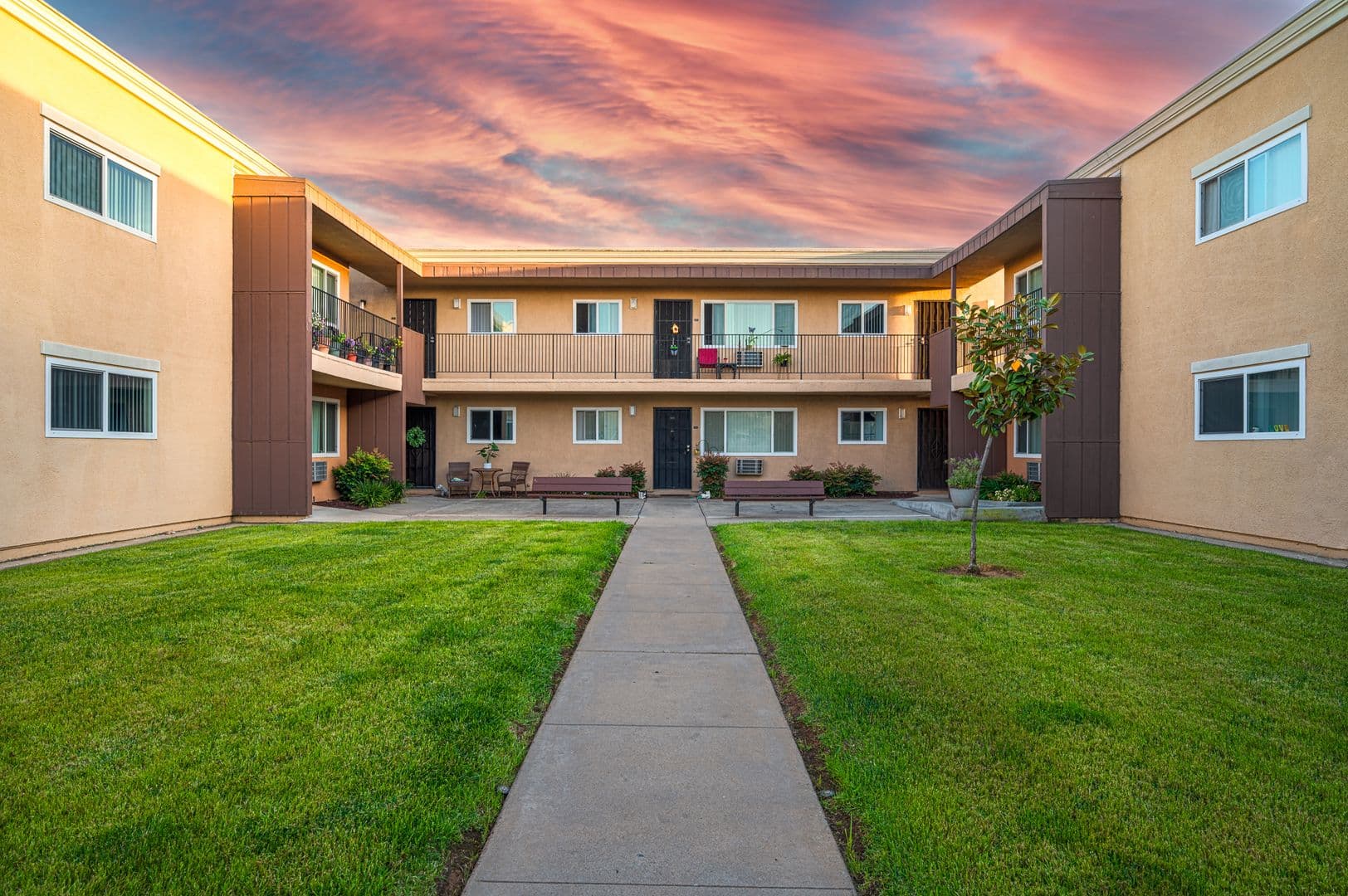Santee Apartment: 10233 Mission Gorge Road