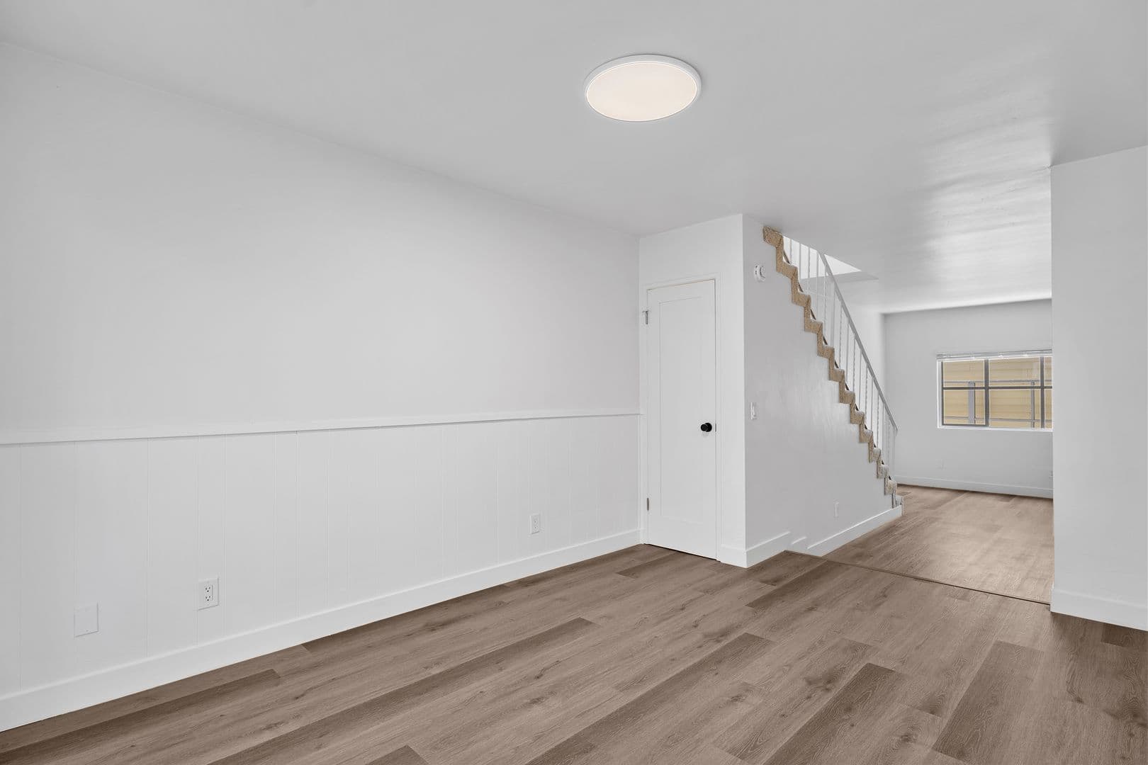 Coronado Apartment: 830 E Avenue