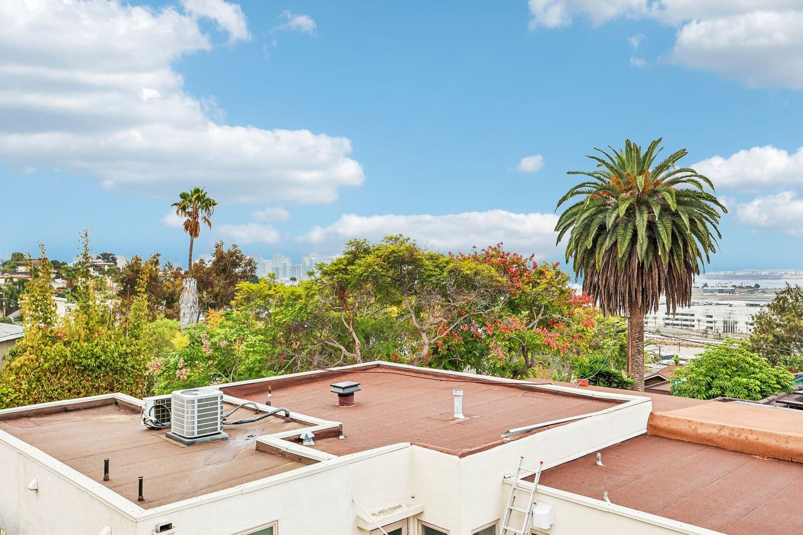 San Diego Apartment: 1616 Guy Street #1