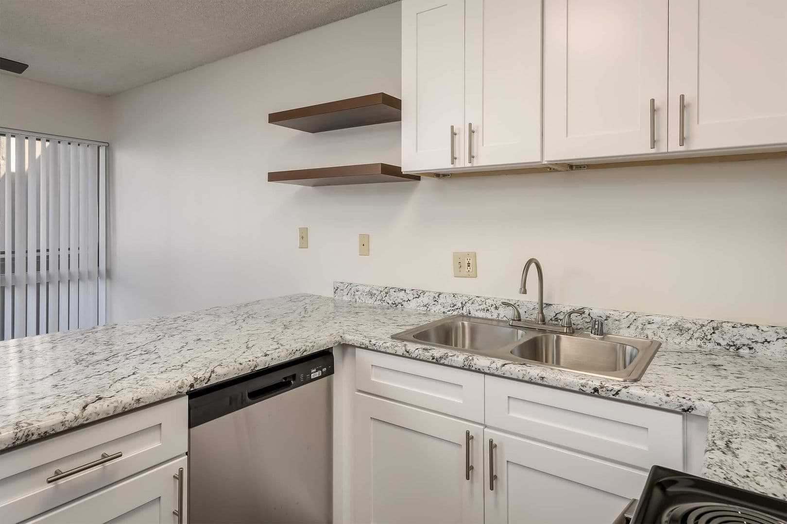 San Diego Apartment: 6595 Montezuma Road
