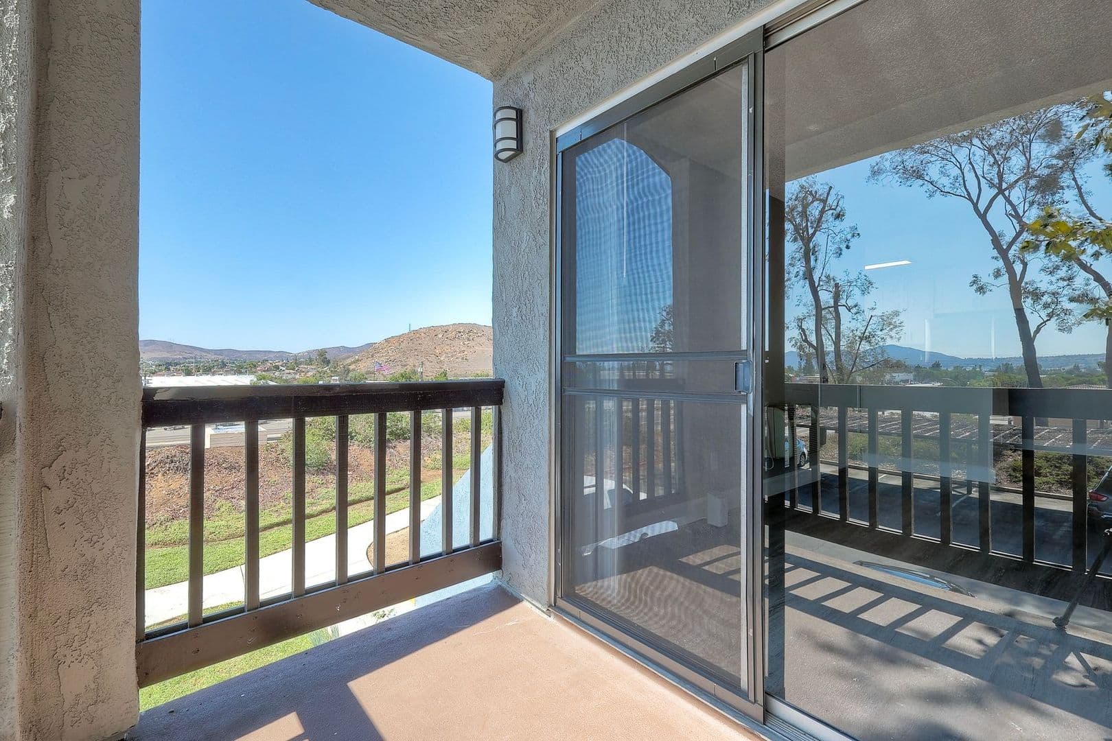 Santee Apartment: 9360 Creekside Court